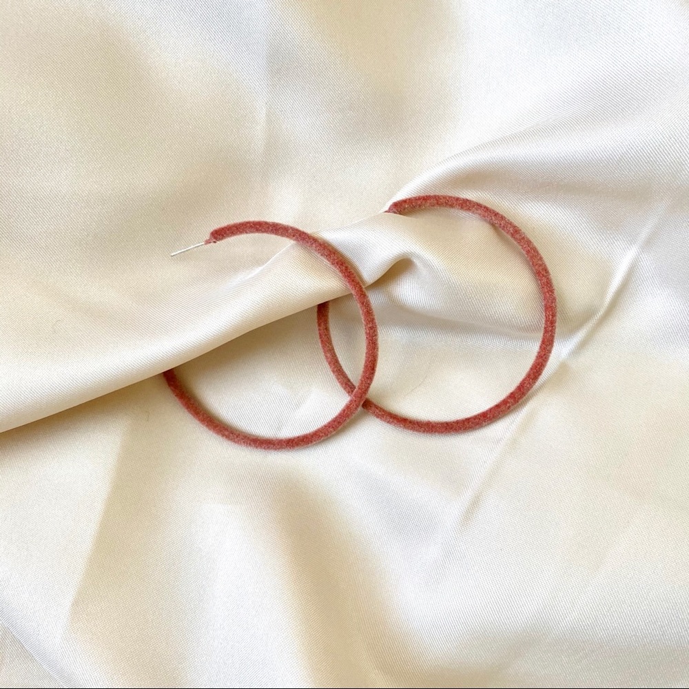 💕Last one 💙Velvet Fabric Earrings Circle - Picture 4 of 7